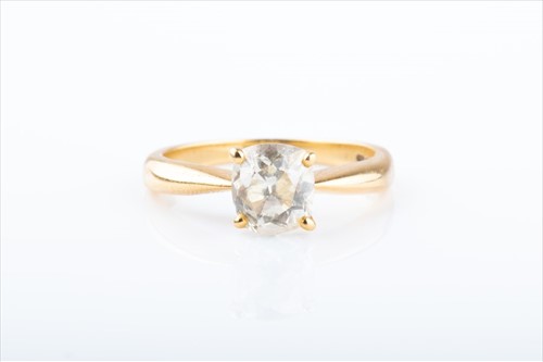 Lot 468 - An 18ct yellow gold and diamond ring set with...