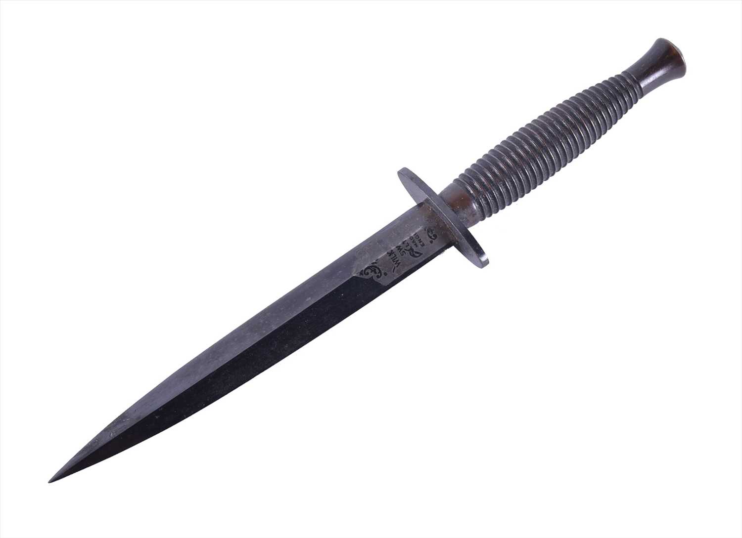 Lot 588 - A British commando dagger or fighting knife