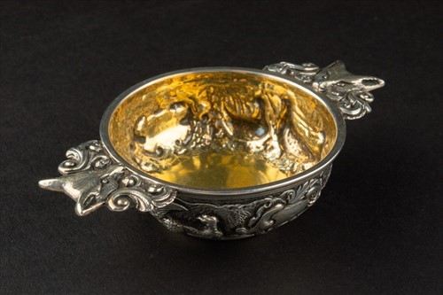 Lot 405 - A 19th century Scottish silver Quaich...