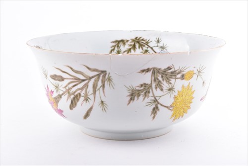 Lot 166 - A Chinese Qianlong period porcelain bowl of...