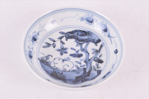 Lot 133 - A 18th century Kangxi Chinese porcelain saucer...