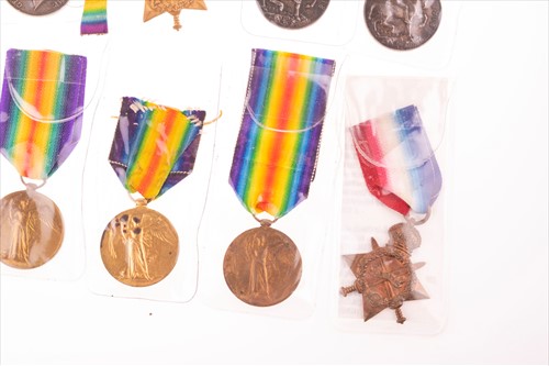 Lot 252 - A collection of WWI medals in mainly...