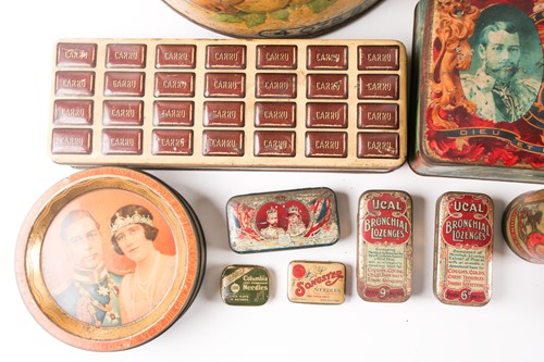 Lot 24 - A collection of antique 19th and early-20th...