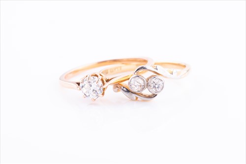 Lot 402 - A yellow metal and solitaire diamond ring set...