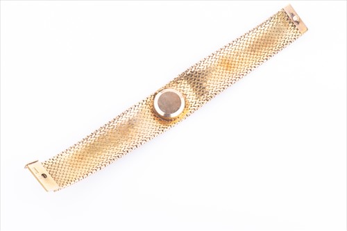 Lot 296 - A 9ct yellow gold ladies bracelet watch the...