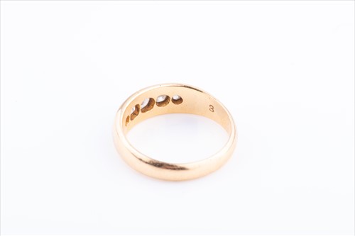 Lot 505 - An 18ct yellow gold and old-cut diamong ring...