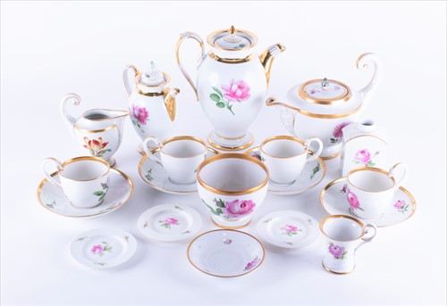 Lot 247 - A collection of Meissen pink rose pattern...