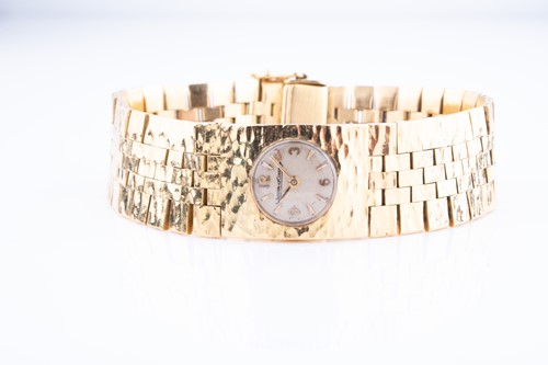 Lot 475 - A ladies 18ct yellow gold Jaeger le Coultre...