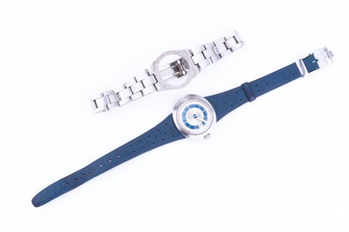 Lot 362 - An Omega Dynamic ladies wristwatch with blue...
