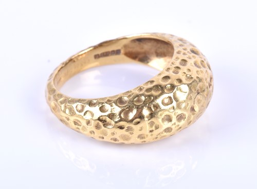 Lot 382 - A 1970s Modernist style 18ct gold ring, the...