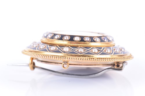 Lot 48 - A Victorian yellow gold, pearl, and black...