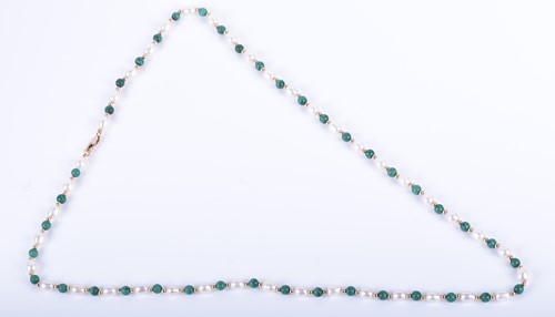 Lot 172 - A 9ct yellow gold, pearl, and malachite beaded...
