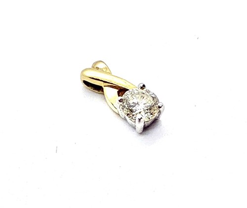 Lot 260 - An 18ct yellow gold single stone diamond...