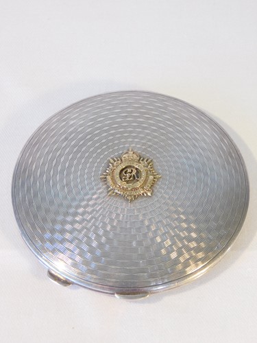 Lot 449 - A George V ladies silver compact, Makers...
