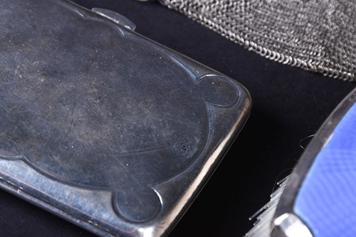 Lot 601 - A Geo V ladies silver mesh evening bag, A M &...