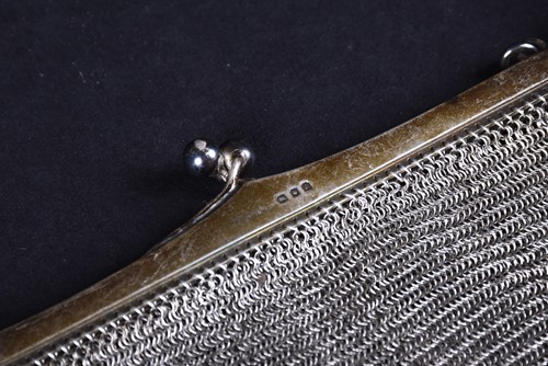 Lot 601 - A Geo V ladies silver mesh evening bag, A M &...