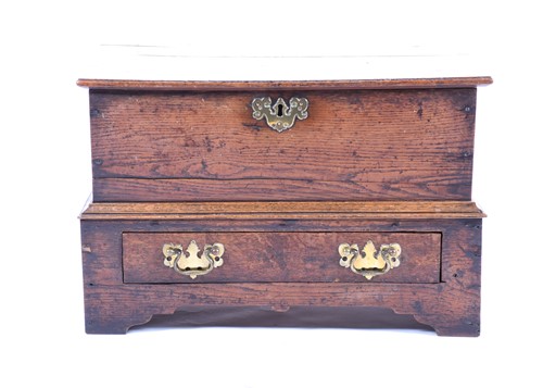 Lot 123 - An oak coffer bach, early 19th century and...