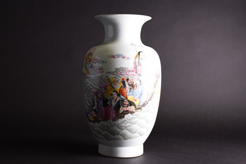 Lot 121 - A Chinese vase depicting the eight immortals,...