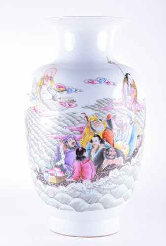 Lot 121 - A Chinese vase depicting the eight immortals,...