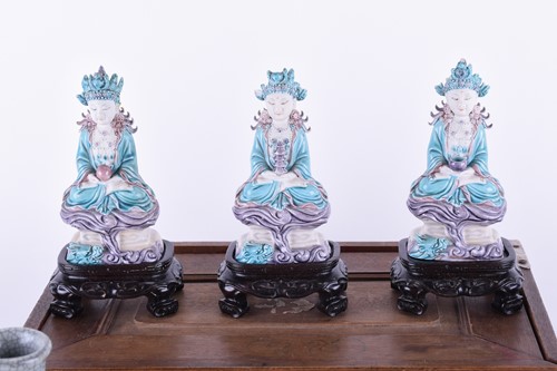 Lot 221 - A small group of Chinese ceramics, 20th...