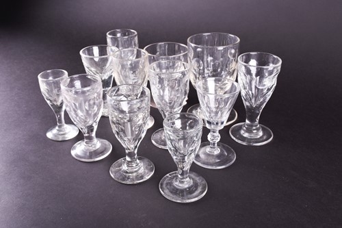 Lot 266 - A collection of twelve mixed drinking vessels,...