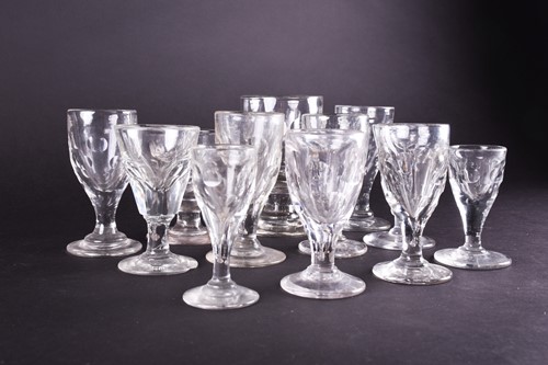 Lot 266 - A collection of twelve mixed drinking vessels,...
