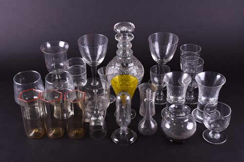 Lot 441 - A mixed collection of glassware ware to...