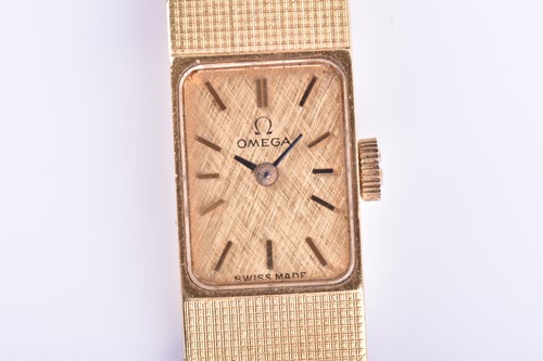 Lot 566 - An 18ct yellow gold ladies Omega cocktail...