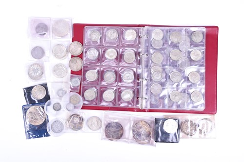 Lot 423 - A collection of silver and other coins to...