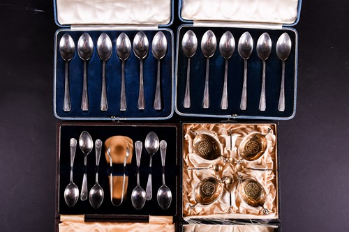 Lot 466 - Two cased sets of six silver teaspoons by...