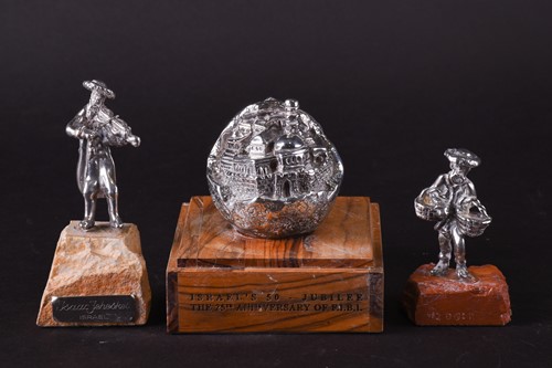 Lot 496 - An ornamental silver commeorative model of...