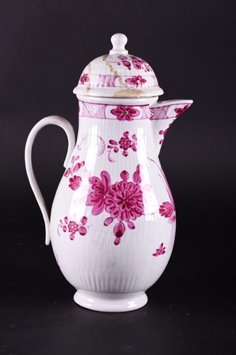 Lot 264 - An 18th century porcelain coffee pot with...