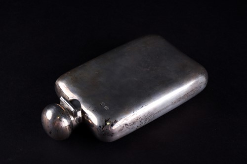 Lot 450 - An Edwardian silver hip flask, Robert Pringle...