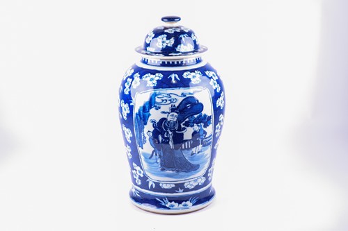 Lot 147 - A Chinese blue and white vase and cover, late...