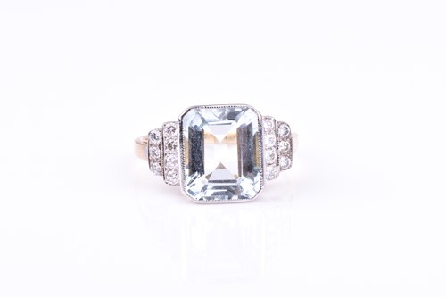 Lot 591 - An 18ct yellow gold, diamond, and aquamarine...