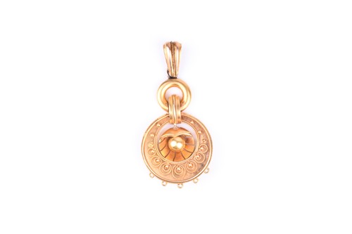 Lot 561 - A Victorian yellow gold pendant in the...