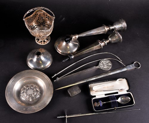 Lot 463 - A mixed group of silver items to include a...