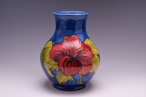 Lot 265 - A Moorcroft Hibiscus pattern vase, third...