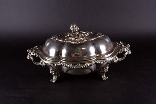 Lot 536 - An impressive Victorian silver plated tureen,...