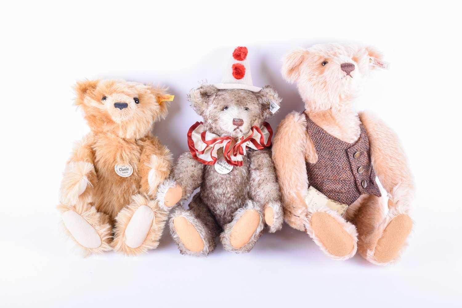 Lot 66 - Three modern Steiff collectable teddy bears,...