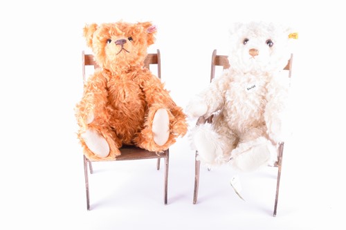 Lot 86 - Two modern Steiff collector's teddys,...
