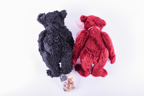 Lot 67 - Two modern Steiff classic collector's bears,...