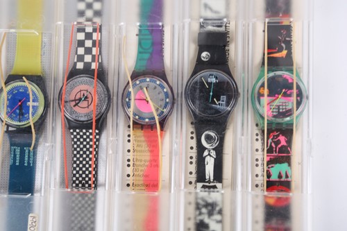 Lot 335 - A collection of Swatch collectable...