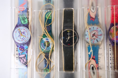 Lot 331 - A collection of vintage Swatch wristwatches,...