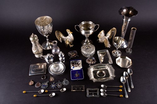 Lot 503 - A mixed group of silver items to include an...