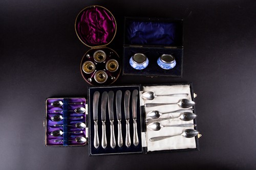 Lot 519 - A Victorian set of silver salts and spoons,...