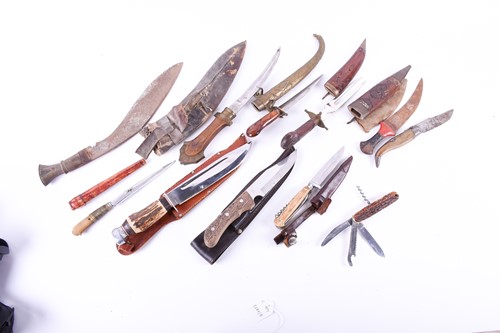 Lot 334 - A collection of folding knives and hunting...