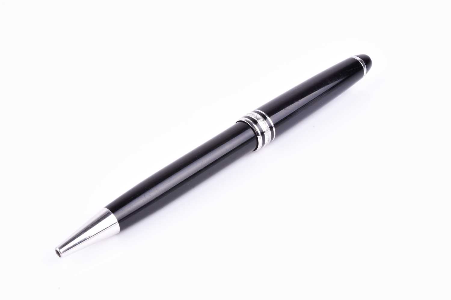 Lot 474 - A Montblanc Meisterstuck ball point pen, with...