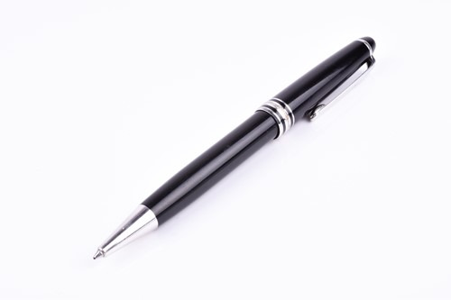 Lot 474 - A Montblanc Meisterstuck ball point pen, with...