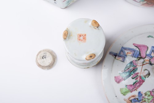 Lot 238 - Chinese Wu Shang Pu porcelain, 19th century,...